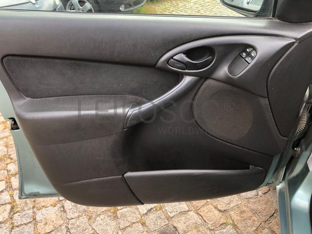 Ford Focus · Ano 2000