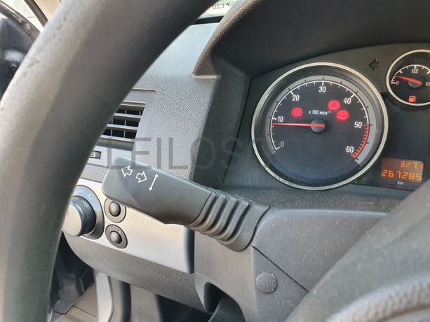 Opel Astra · Ano 2005