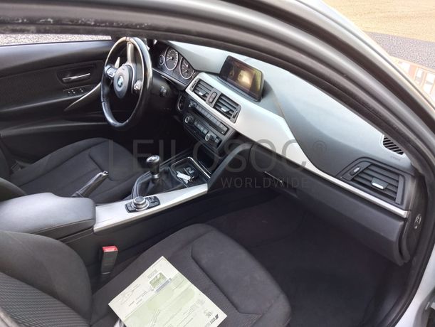 BMW 320D · Ano 2015