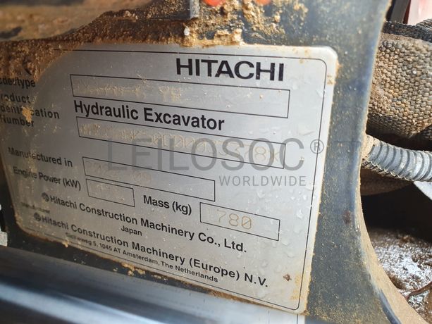 Mini Giratória Rastos Hitachi · Ano 2022