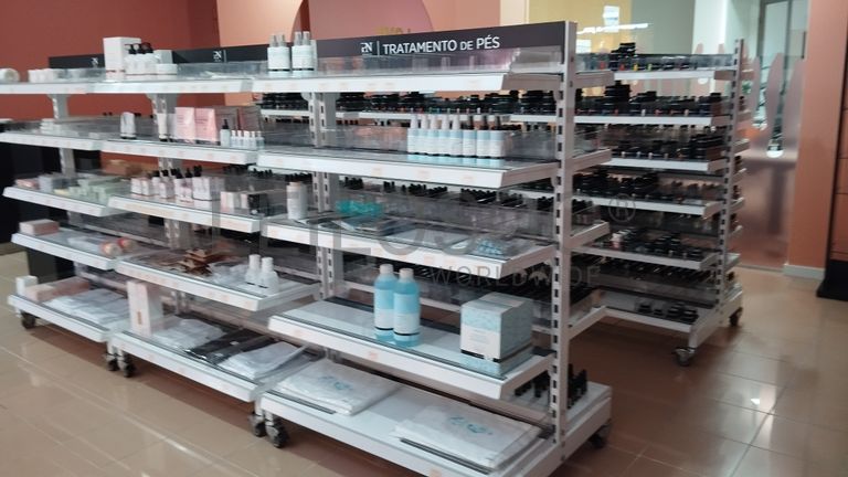 Mobiliário Escritório · Material Informático