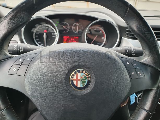 Alfa Romeu Giulietta · Ano 2011