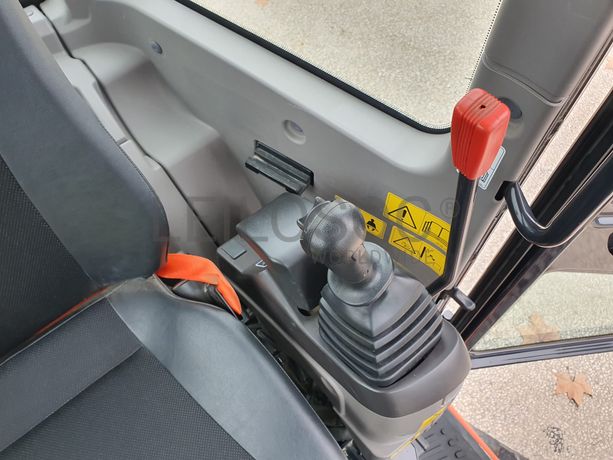 Mini Giratória Kubota KX060-5