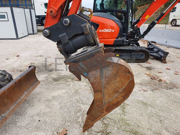 Mini Giratória Kubota U56-5