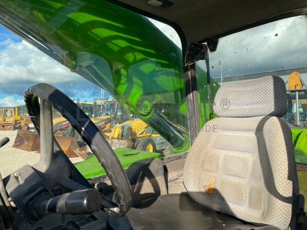 Empilhador Telescópico Merlo P32