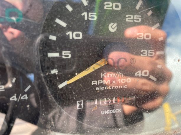 Empilhador Telescópico Merlo P32