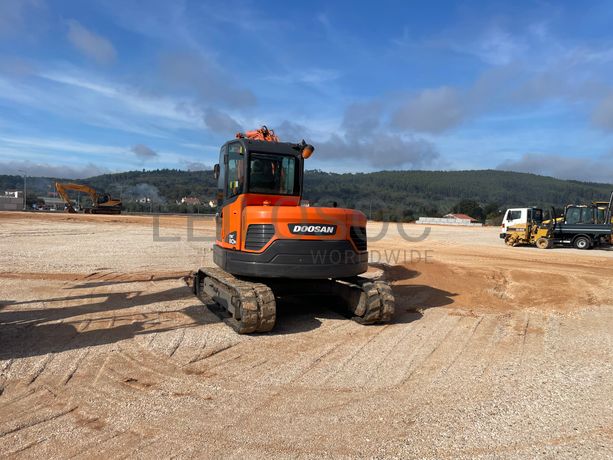 Giratória Doosan DX 80 R