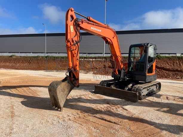 Giratória Doosan DX 80 R