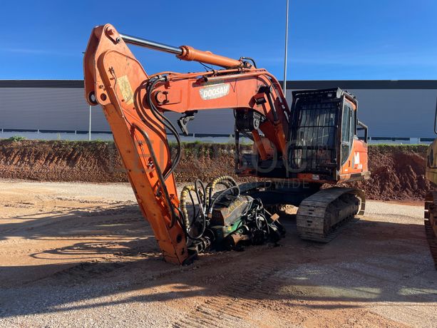 Giratória Doosan DX 225 NLC