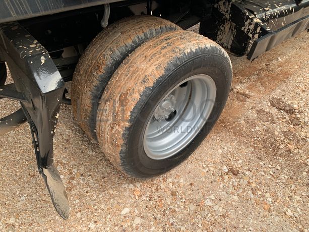 Mitsubishi Canter · Ano 2001