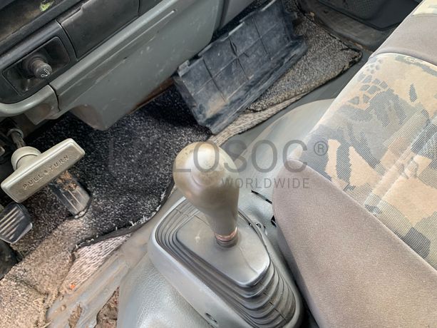 Mitsubishi Canter · Ano 2001