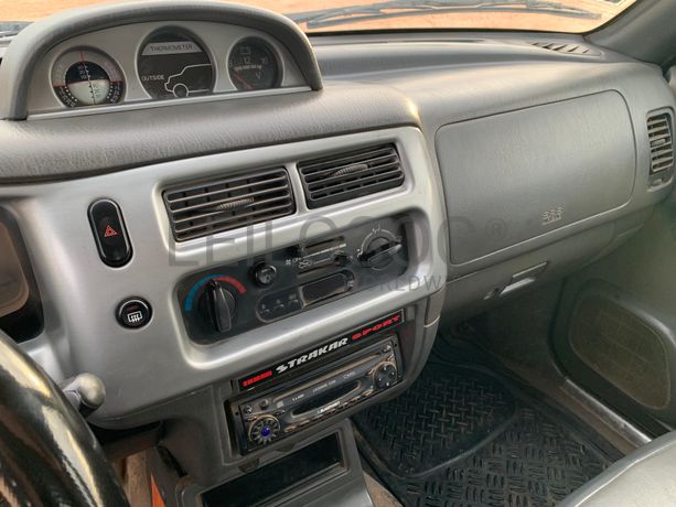 Mitsubishi L200 · Ano 2001