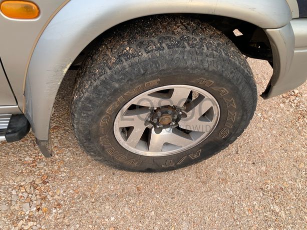 Mitsubishi L200 · Ano 2001