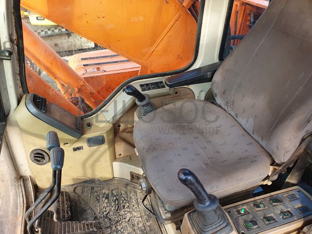 Giratória Daewoo Solar 225NLC-V