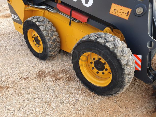 Mini Pá Carregadora Volvo MC 115C