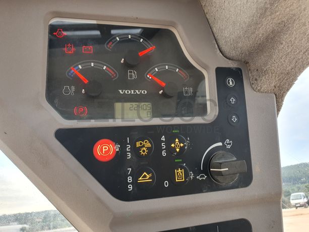 Mini Pá Carregadora Volvo MC 115C