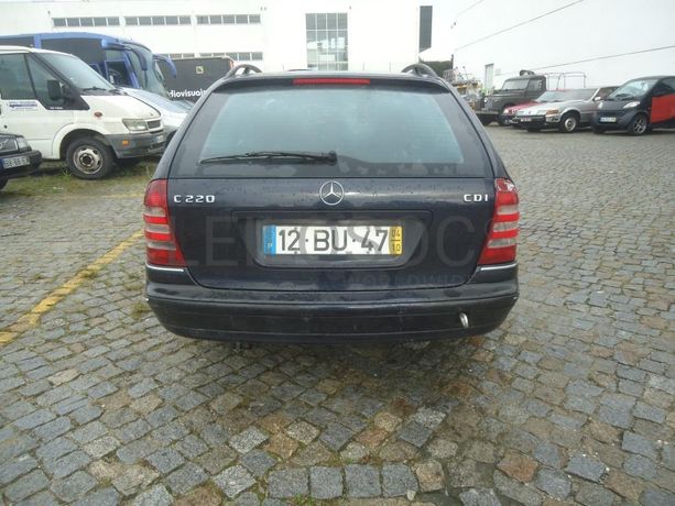 Mercedes-Benz C220 CDI · Ano 2004