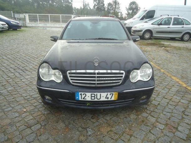 Mercedes-Benz C220 CDI · Ano 2004