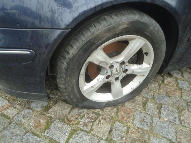 Mercedes-Benz C220 CDI · Ano 2004