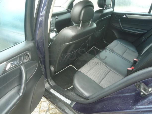 Mercedes-Benz C220 CDI · Ano 2004
