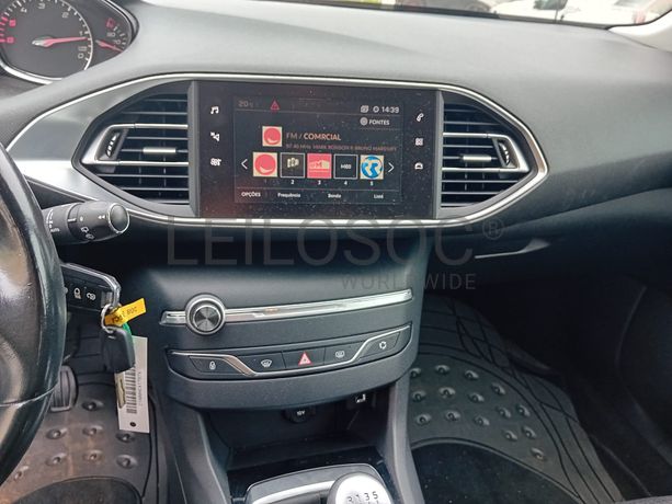 Peugeot 308 · Ano 2018