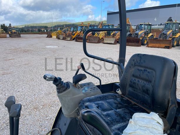 Mini giratória Yanmar SV15