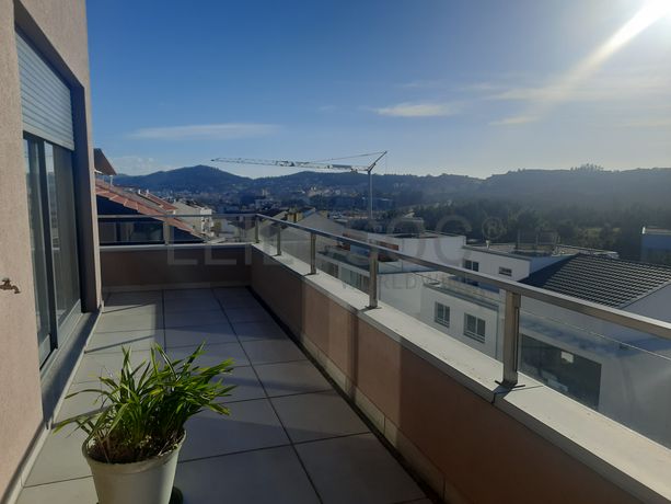 Proporção de 1/2 de Moradia V4 · Valongo