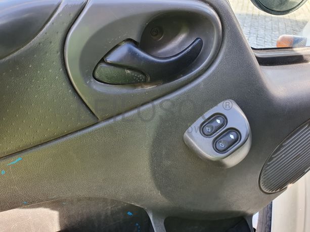 Ford Transit · Ano 2003 90-83-VJ