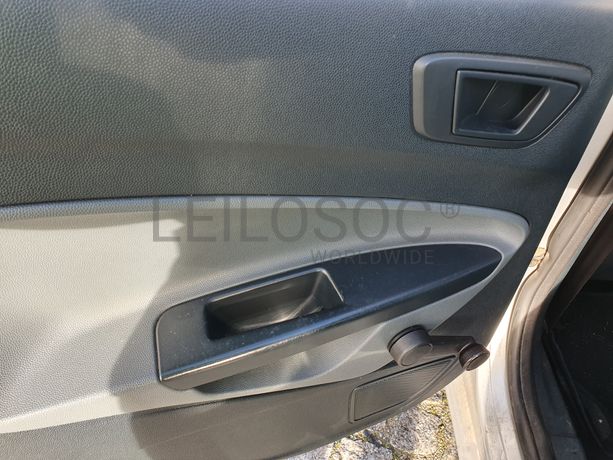 Ford Fiesta · Ano 2010 87-JJ-79