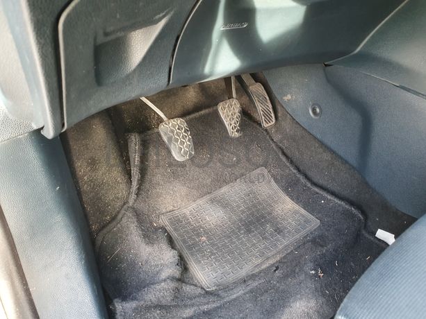 Ford Fiesta · Ano 2010 87-JJ-79