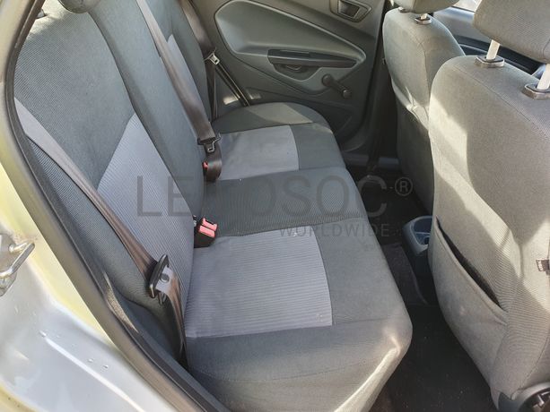 Ford Fiesta · Ano 2010 87-JJ-79