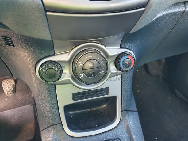 Ford Fiesta · Ano 2010 87-JJ-79