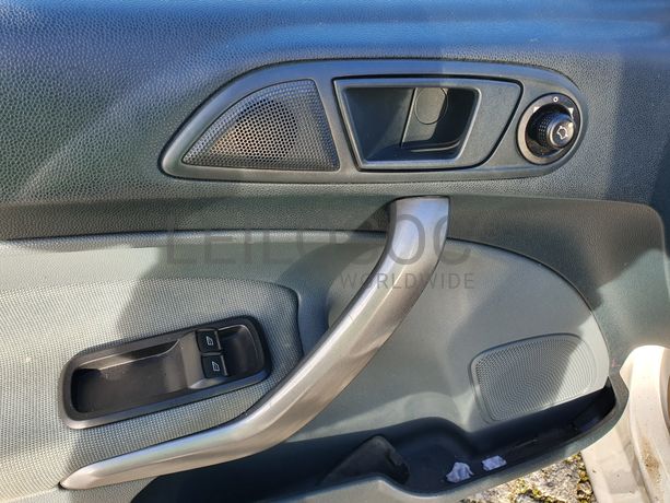 Ford Fiesta · Ano 2010 87-JJ-79