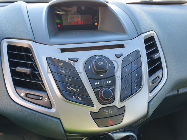 Ford Fiesta · Ano 2010 87-JJ-79