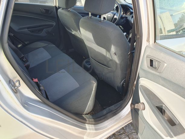 Ford Fiesta · Ano 2010 87-JJ-79