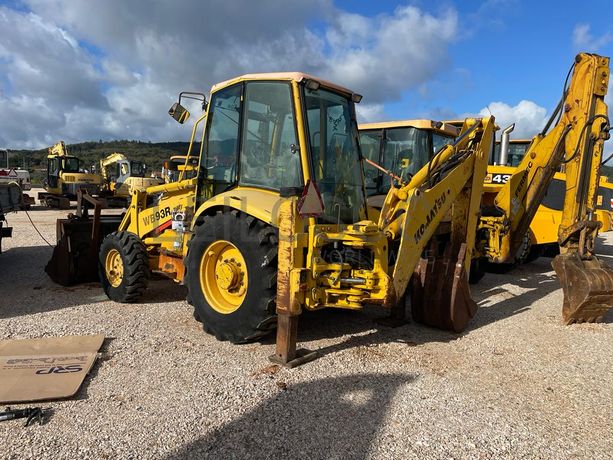 Retroescavadora Komatsu WB 93R-2