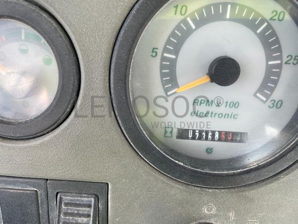 Retroescavadora Komatsu WB 93R-2