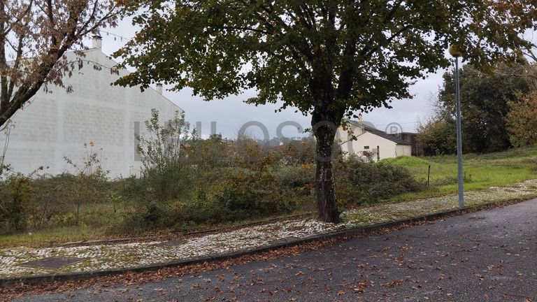 Lote para Construção de Bloco Habitacional · Viseu