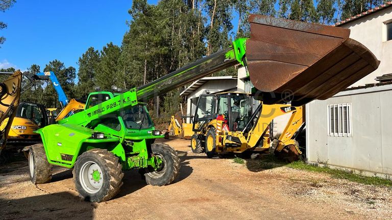 Empilhador Telescópico Merlo P28.7K