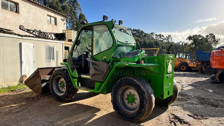 Empilhador Telescópico Merlo P28.7K