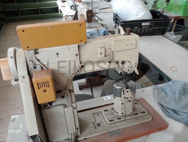 Máquinas de zig zag · Máquinas de coluna alta · Máquina de coluna