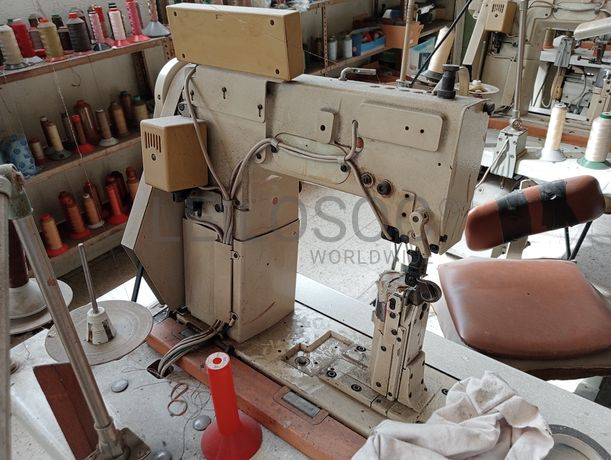 Máquinas de zig zag · Máquinas de coluna alta · Máquina de coluna