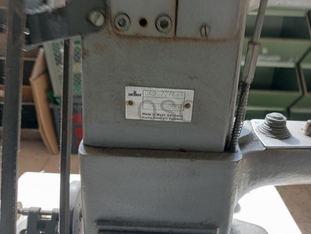 Máquinas de zig zag · Máquinas de coluna alta · Máquina de coluna