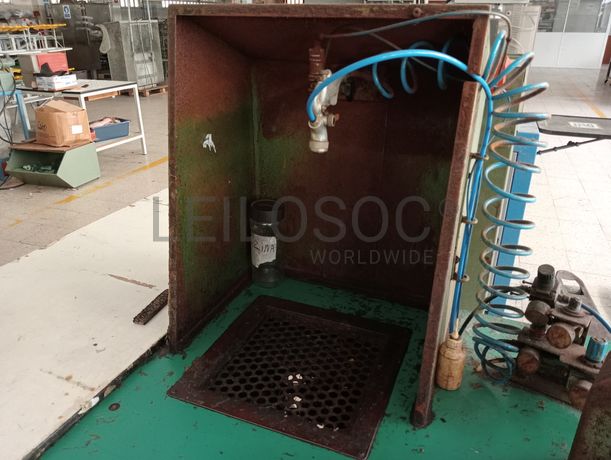 Máquinas de dar cola · Máquina de vergar cortes · Máquina de cardar