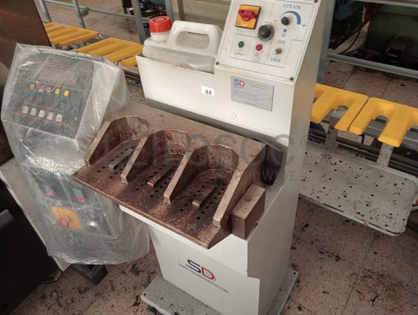 Sifione · Máquinas de rebater · Máquina de fechar calcanheiras · Reativador de contrafortes