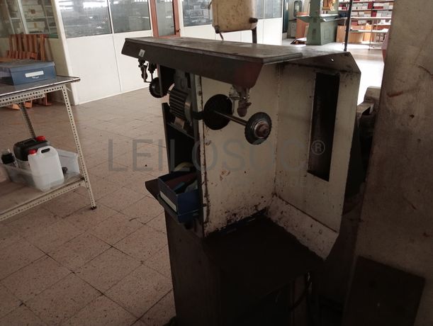 Máquina de limpar sola