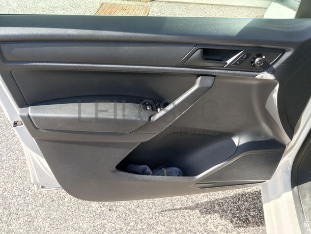 Volkswagen Caddy · Ano 2016