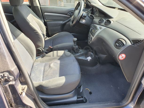 Ford Focus · Ano 2001