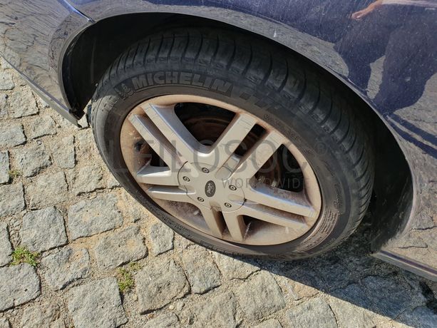 Ford Focus · Ano 2001