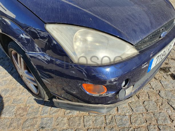 Ford Focus · Ano 2001
